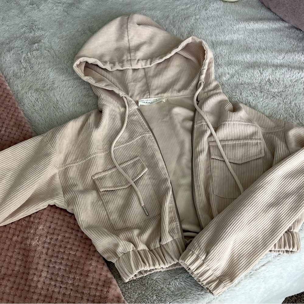 American Threads Cropped Ribbed Hoodie
